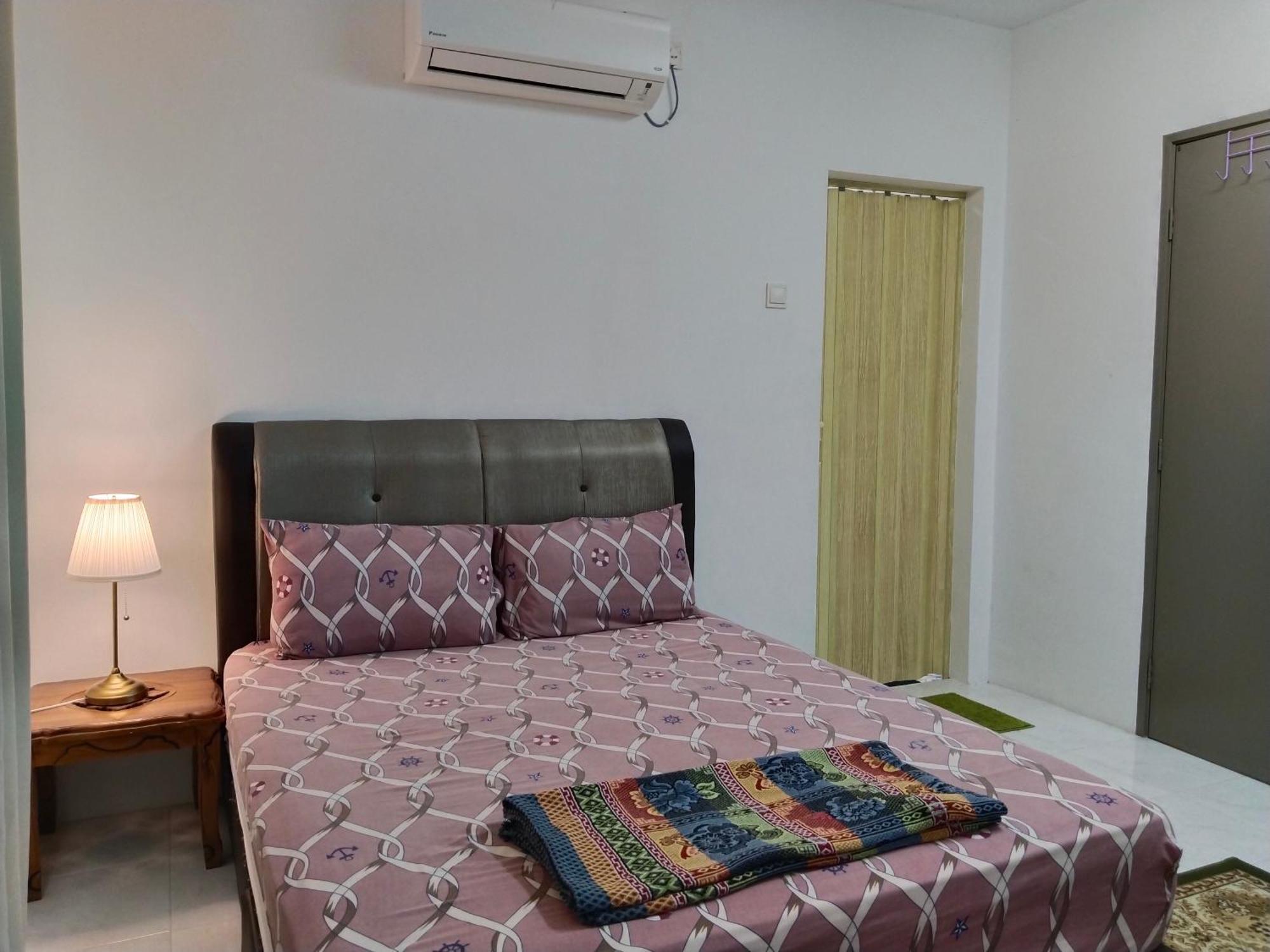 Kayu Cengal Homestay Seri Iskandar Exterior foto